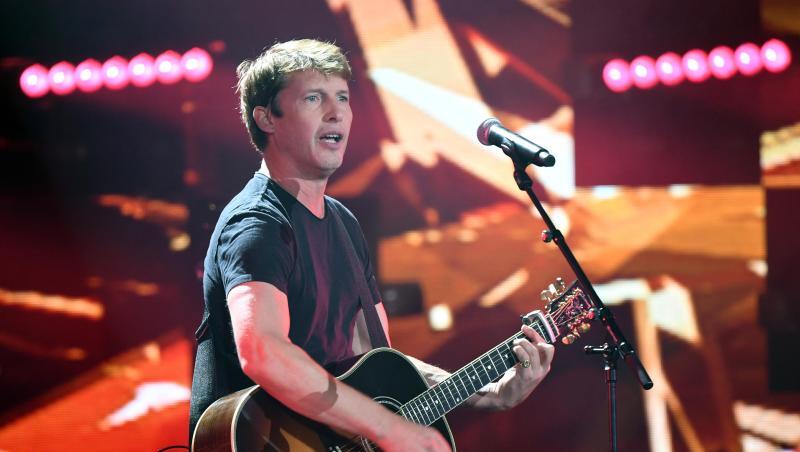 James Blunt singt in der Elbphilharmonie, aber ohne Publikum. James Blunt singt in der Elbphilharmonie, aber ohne Publikum.