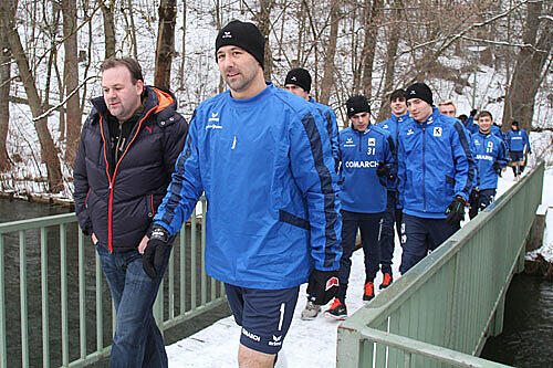 Trainingsauftakt mit dem Schwager: Am Dienstag ging's für 1860-Keeper Gabor Kiraly und die anderen Profis zum Laufen in die Isarauen. Foto: Lackovic