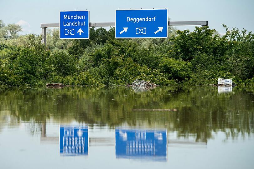 Aktuelle Bilder vom Hochwasser in Deggendorf: Die Lage ist weiter kritisch. Die Bürger sorgen sich um die Dämme. Die A92 ist wieder geöffnet.