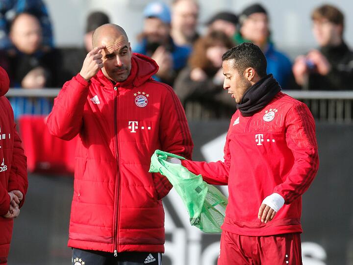 Bilder vom Abschlusstraining des FC Bayern vor dem Abflug nach Katar.