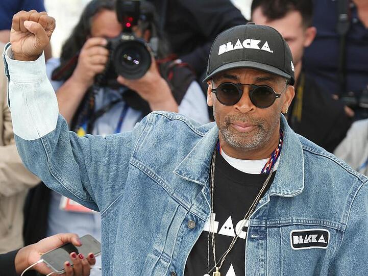 Mit seinem Film "BlacKkKlansman" gewann Spike Lee einen Oscar in der Kategorie "Bestes adaptiertes Drehbuch".
