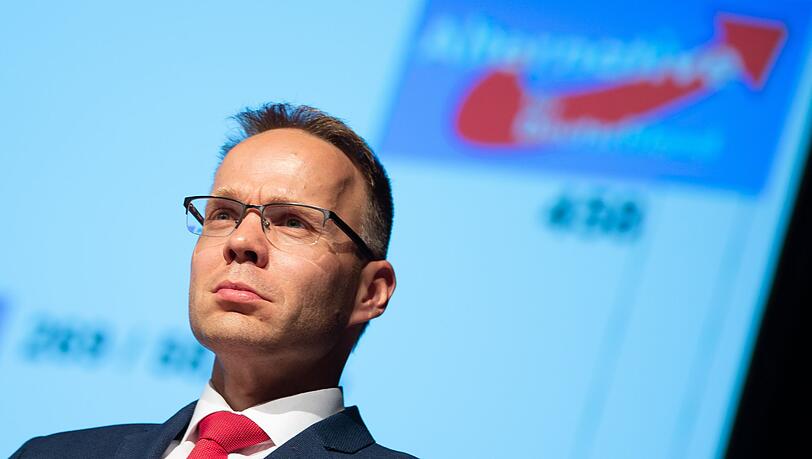 Christian Blex ist nach einer umstrittenen Russland-Reise aus der AfD-Fraktion in NRW ausgeschlossen worden.