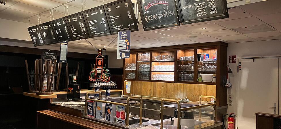 1974 wurde die Bierstube im Olympischen Dorf er&ouml;ffnet und wird seitdem von Studenten betrieben. Doch nun steht sie vor gro&szlig;en Herausforderungen.