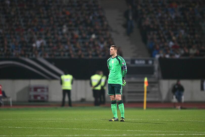 Manuel Neuer - Note 2,5 - Vertrieb sich meist die Zeit mit Ausflügen aus dem Strafraum und war bei seinen einzigen Prüfungen auf dem Posten (45./74.).