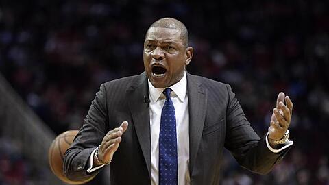 "Yeah, du kannst nirgendwo hingehen, ohne daran erinnert zu werden", sagt Doc Rivers.