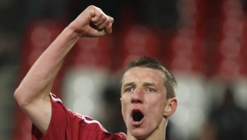 Drei Mal jubelte Marek Mintal als Torschütze beim 12:0-Sieg gegen den 1. FC Sand. Drei Mal jubelte Marek Mintal als Torschütze beim 12:0-Sieg gegen den 1. FC Sand.
