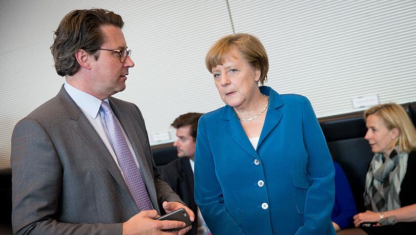 CSU-Generalsekretär Andreas Scheuer bekräftigte, dass erst im Frühjahr entschieden wird, ob eine Kanzlerkandidatur von Angela Merkel von der CSU unterstützt wird. (Archivbild) CSU-Generalsekretär Andreas Scheuer bekräftigte, dass erst im Frühjahr entschieden wird, ob eine Kanzlerkandidatur von Angela Merkel von der CSU unterstützt wird. (Archivbild)