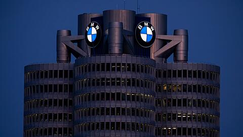 BMW ruft Hunderttausende Autos wegen Brandgefahr zurück. (Symbolbild) BMW ruft Hunderttausende Autos wegen Brandgefahr zurück. (Symbolbild)