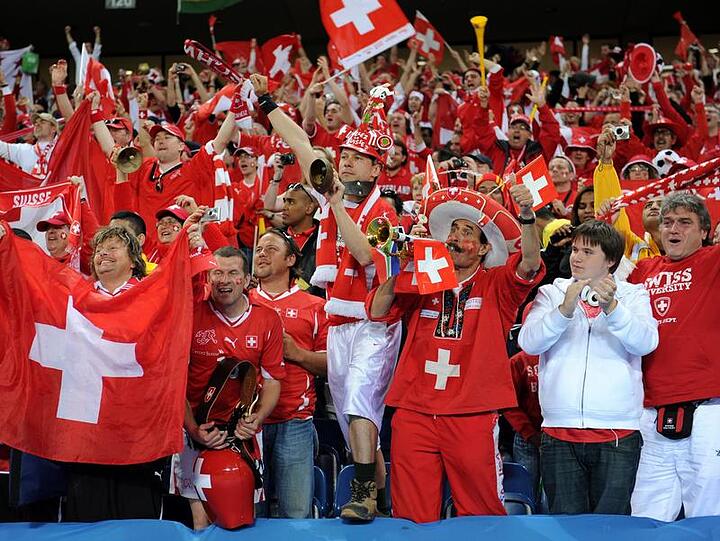 Da jubeln sie: Die Schweiz schlägt Europameister Spanien mit 1:0