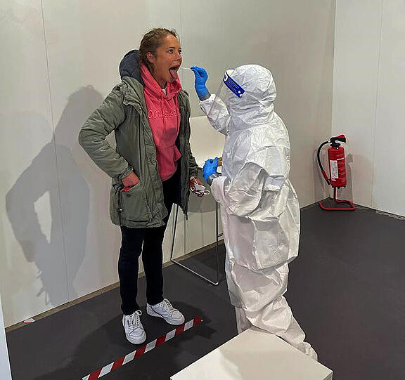 Gastronomin und Schauspielerin Doreen Dietel im Testzentrum ak KVR.