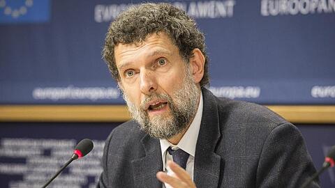 Osman Kavala, damals Vorsitzender des Kulturinstituts Anadolu Kültür, spricht auf einer Pressekonferenz im EU-Parlament.