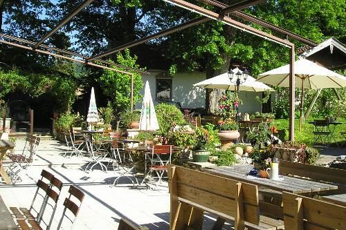 Echt bayerisch: Der Biergarten der Ostiner Stuben.