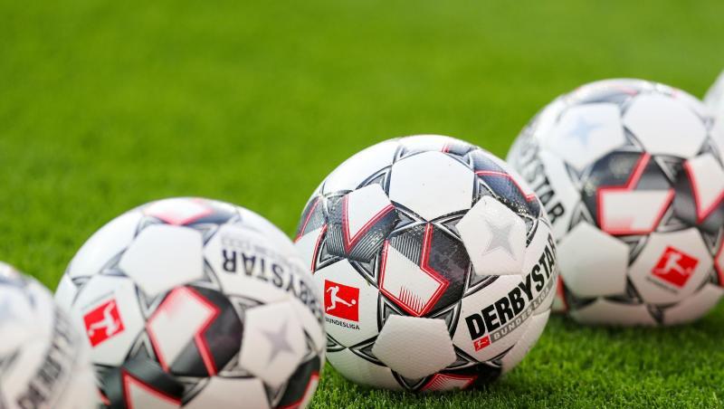 Die Fußball-Bundesliga pausiert mindestens noch bis Ende April. Die Fußball-Bundesliga pausiert mindestens noch bis Ende April.