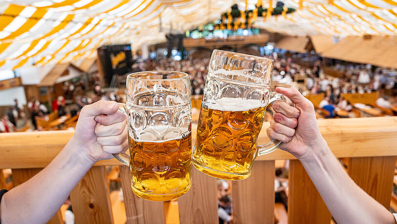 Die Straubinger lieben ihr G&auml;ubodenvolksfest. Die Tradition geht zur&uuml;ck auf das Jahr 1812, damals war es ein Landwirtschaftsfest. Heute ist es das zweitgr&ouml;&szlig;te Volksfest Bayerns. Es dauert in diesem Jahr vom 7. bis 17. August.