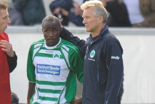 &bdquo;Die Mischung zwischen Schnelligkeit, Beweglichkeit und technischem Können ist da&ldquo;, sagt Fürths Trainer Benno Möhlmann über sein Stürmer-Talent Yannick Kakoko.