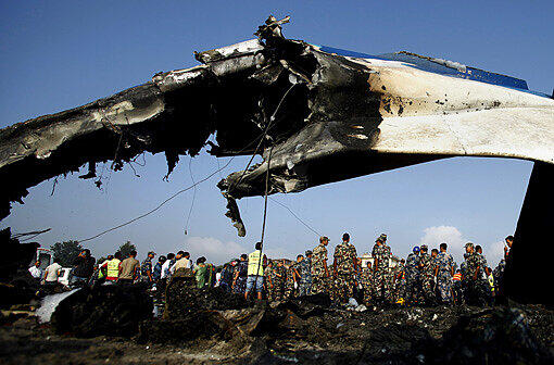 Am Stadtrand von Kathmandu ist ein Passagierflugzeug abgestürzt.