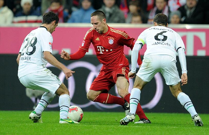 FRANCK RIBÉRY, Fußball, FC Bayern
Nie war er so wertvoll wie heuer. Mit konstant überragenden Leistungen knüpft der französische Dribbelkünstler an seine starke erste Saison bei Bayern an. Der 29-Jährige ist der Mann, der den Unterschied ausmacht.