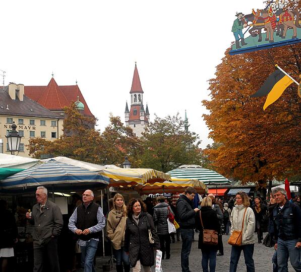 Der tolle Herbst macht's möglich: der Viktualienmarkt ist heuer voller denn je.