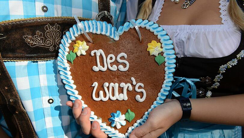 Noch nicht ganz - morgen ist die Wiesn zuende. München verabschiedet sich mit strahlendem Sonnenschein. Noch nicht ganz - morgen ist die Wiesn zuende. München verabschiedet sich mit strahlendem Sonnenschein.