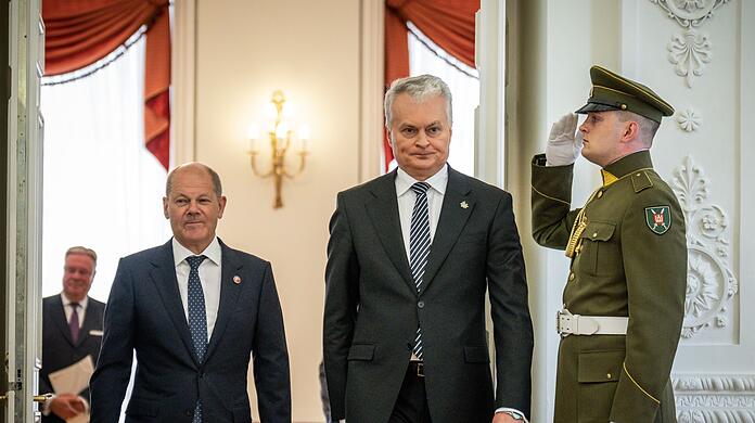Bundeskanzler Olaf Scholz ist zu Gast beim litauischen Präsidenten Gitanas Nauseda in Vilnius.