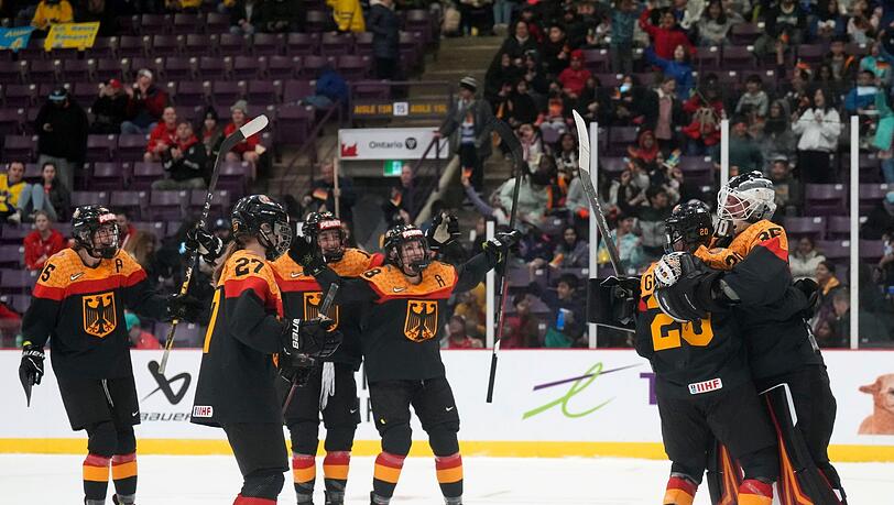 Deutschlands Eishockey-Frauen siegten in Brampton gegen Frankreich.