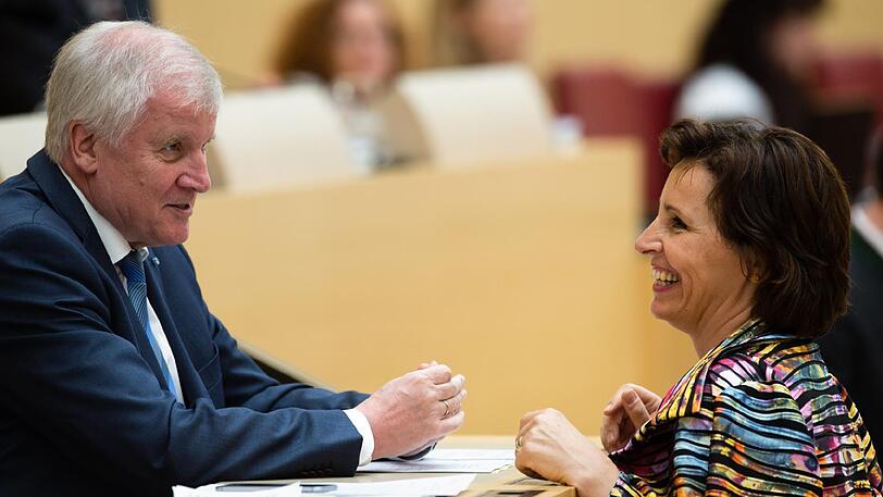 Horst Seehofer hält Christine Haderthauer, ehemalige Leiterin der Staatskanzlei, für "rehabilitiert".