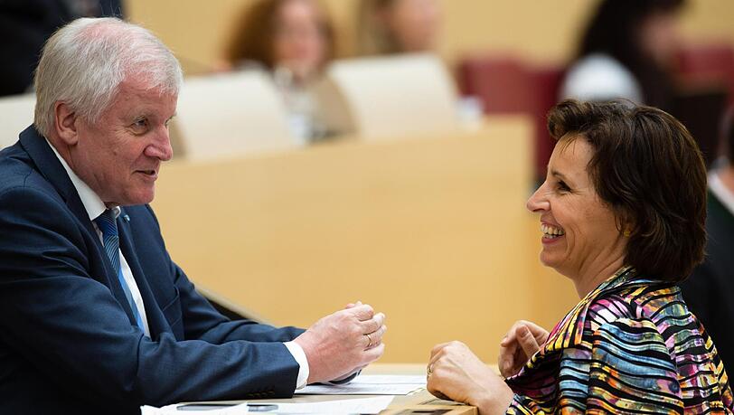 Horst Seehofer hält Christine Haderthauer, ehemalige Leiterin der Staatskanzlei, für "rehabilitiert".