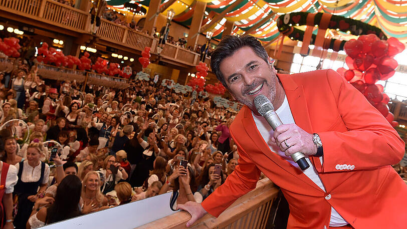 So ganz ohne Männer geht's halt doch nicht: Sänger Thomas Anders rockt die Damen-Wiesn mit seinen größten Modern-Talking-Hits.