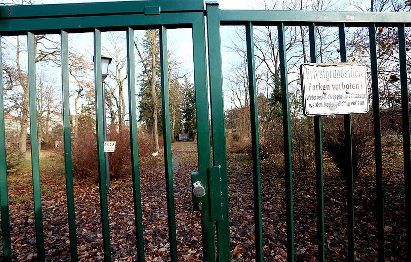 Die nächste Station des Spazierganges: das Gelände hinter dem Taxisgarten.