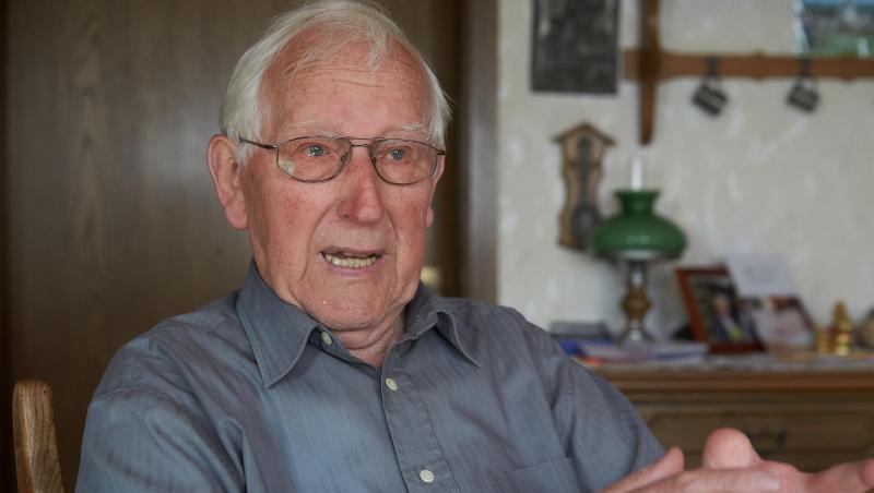 "Ich hatte 14 Wahlen, immer mit Gegenkandidaten, genau habe ich das gar nicht gezählt", sagt der 94-jährige Christdemokrat. "Ich hatte 14 Wahlen, immer mit Gegenkandidaten, genau habe ich das gar nicht gezählt", sagt der 94-jährige Christdemokrat.