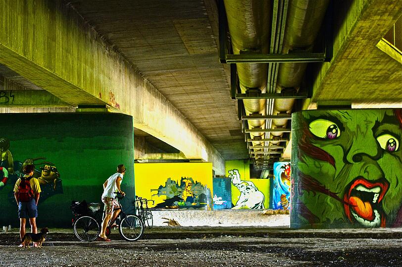 Isart Graffiti Aktion an der Brudermühlbrücke