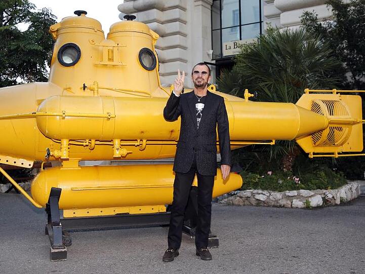 Love & Peace & Yellow Submarine: Ringo Starr bei einer Ausstellungseröffnung in Monaco.