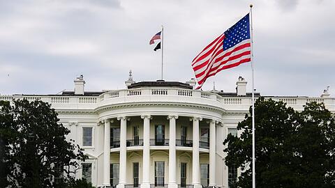 Die US-Regierung schränkt die Bewegungsfreiheit von Journalisten auf dem Gelände des Weißen Hauses weiter ein.