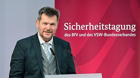 "Die Dynamik der Bedrohungen erforderte schnellere Fortschritte", sagt der Pr&auml;sident des Verbandes f&uuml;r Sicherheit in der Wirtschaft, Johannes Str&uuml;mpfel.