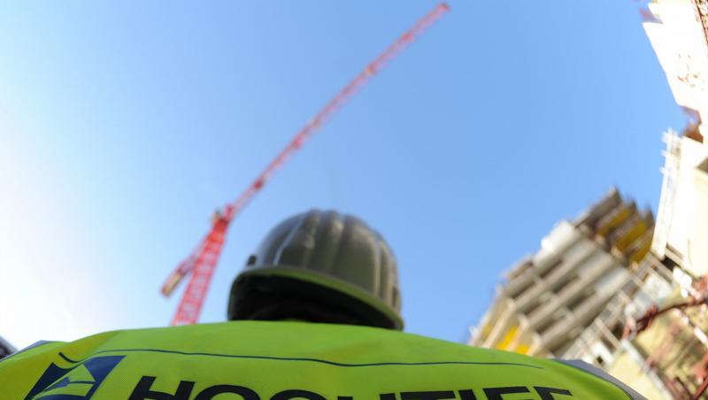 Unheilige Allianz zwischen Gewerkschaft IG Bau und ACS-Bonzen? Der Hochtief-Betriebsrat befürchtet das Schlimmste. Unheilige Allianz zwischen Gewerkschaft IG Bau und ACS-Bonzen? Der Hochtief-Betriebsrat befürchtet das Schlimmste.