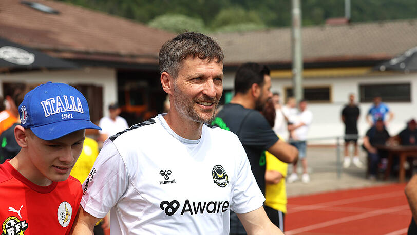 1860-Legende Benjamin Lauth ist Gr&uuml;ndungsmitglied des Teams Bananenflanke und tritt beim auch Schafkopf-Turnier an.