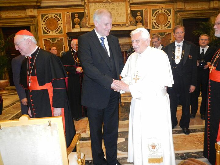 Eine bayerische Delegation besucht den Papst und gratuliert zum Geburtstag. Die AZ war für Sie in Rom. Die Bilder.