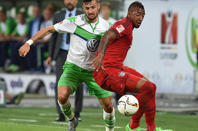JÉROME BOATENG NOTE 3: Mit Mut und Schmackes im gegnerischen Strafraum: Traf die Latte (8.). In seinem Terrain, der Defensive, sicherer als Nebenmann Benatia. Doch die Abstimmung passte nicht immer bei langen Bällen oder steil zwischen die Innenverteidiger. Zu spät gegen Bendtner beim Ausgleich (89.).