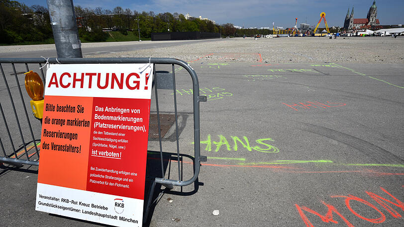 "Hans" setzt auf eine gelbe Platzmarkierung.