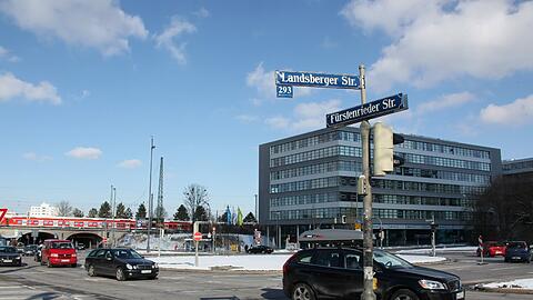 Die Ampelanlage an der viel befahrenen Kreuzung Landsberger- und Fürstenrieder Straße war tagelang beschädigt.