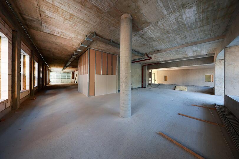Noch ist hier Rohbau – aber wie groß das neue Schottenhamel-Wirtshaus am Elisabethmarkt werden wird, kann man hier schon gut abschätzen.
