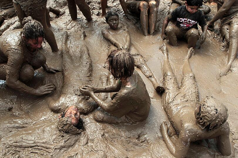 Das ganz große Schlam(m)assel: Die Bilder vom "Mud Day"