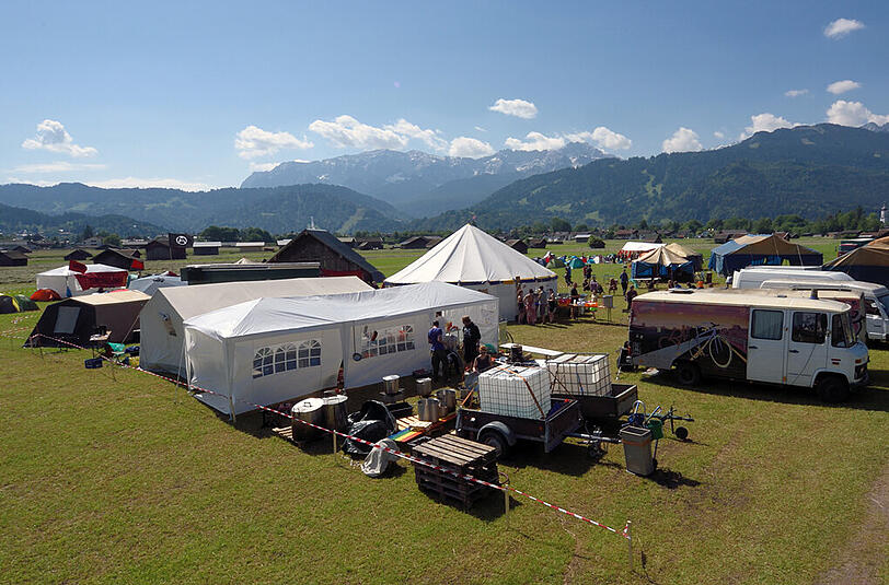 Camping-Idylle am Ortsrand von Garmisch-Partenkirchen.