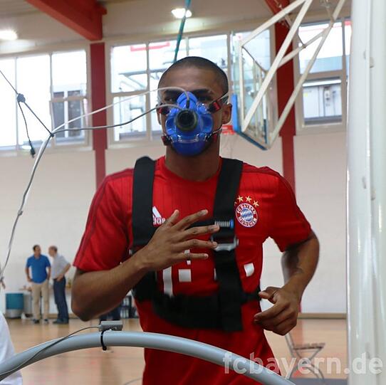 Douglas Costa