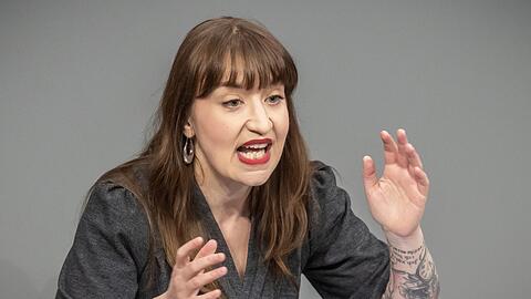 Heidi Reichinnek (Linke) wirft der Koalition L&uuml;gen vor.