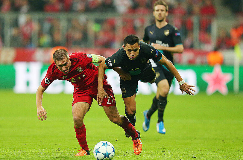 Philipp Lahm - Note 2: In der Defensive gewohnt sicher. Hinterlief Costa immer wieder erfolgreich. Brachte die Flanke vor dem 2:0 in den Strafraum. In seiner Paraderolle als Rechtsverteidiger eben immer noch am wertvollsten.