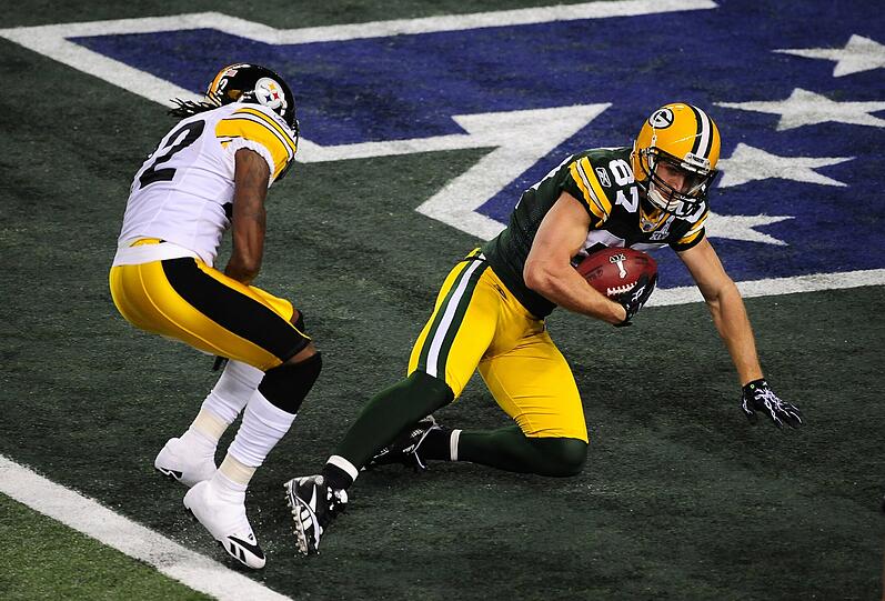 DieGreen Bay Packers sind zum vierten Mal Super Bowl-Champion. Am Sonntagabend (Ortszeit) besiegte das Team aus dem US-Bundesstaat Wisconsin in einem spannenden Endspiel der National Football-League
(NFL) in Dallas Rekordmeister Pittsburgh Steelers mit 31:25. Die Bilder vom Sportfest.