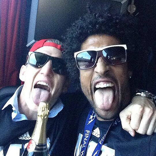 Ganz frech: Bastian Schweinsteiger und Dante.