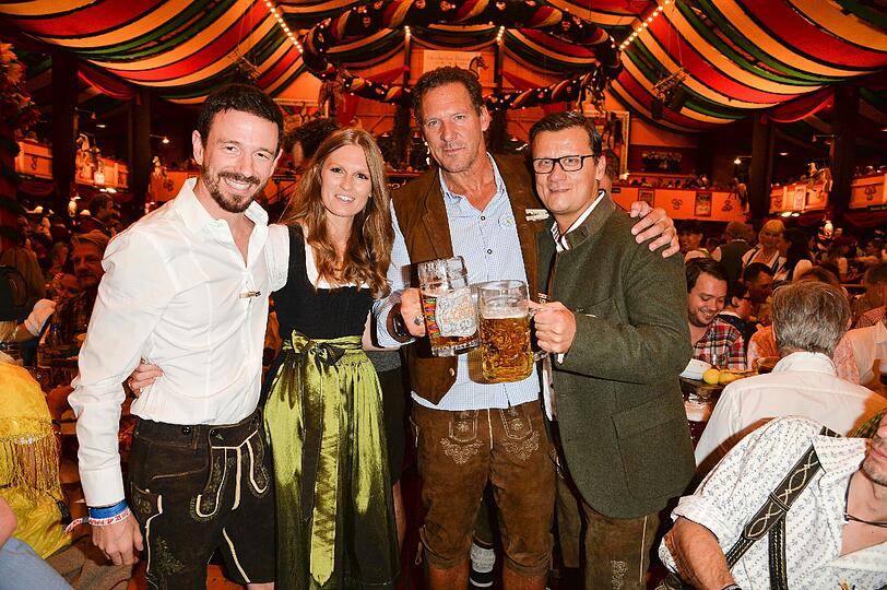 Oliver Berben und Freundin Katrin Kraus ,Ralf Möller und Torsten Koch.
