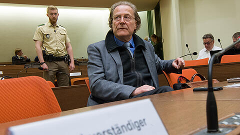 Es treten Zweifel auf ob der Freiburger Psychiater Joachim Bauer als Sachverständiger noch unparteiisch ist.